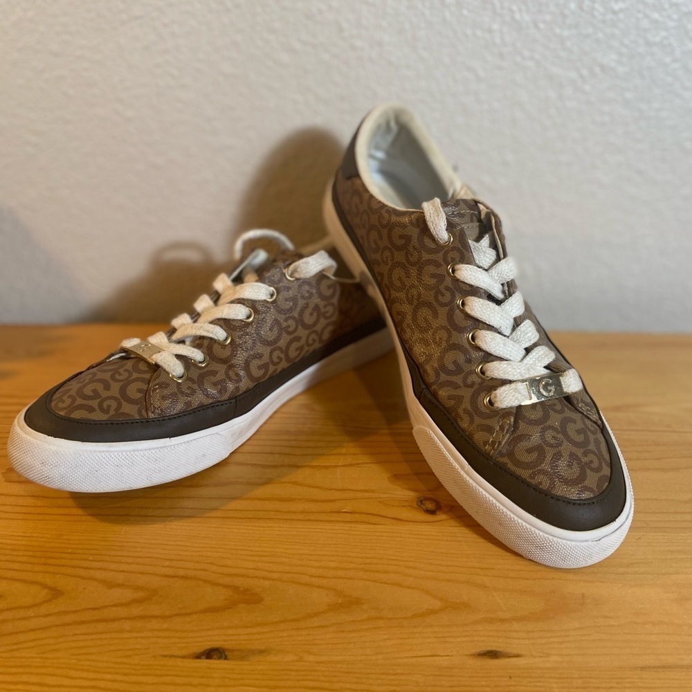 GBG~Los Angeles~Fashion~Two-Toned Brown~Faux Leather~Lace-Up~Sneakers~Size 8.5